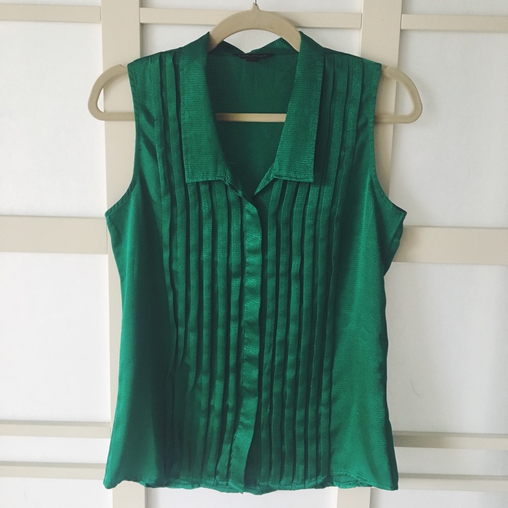 Banana Republic- Short sleeve button down shirt